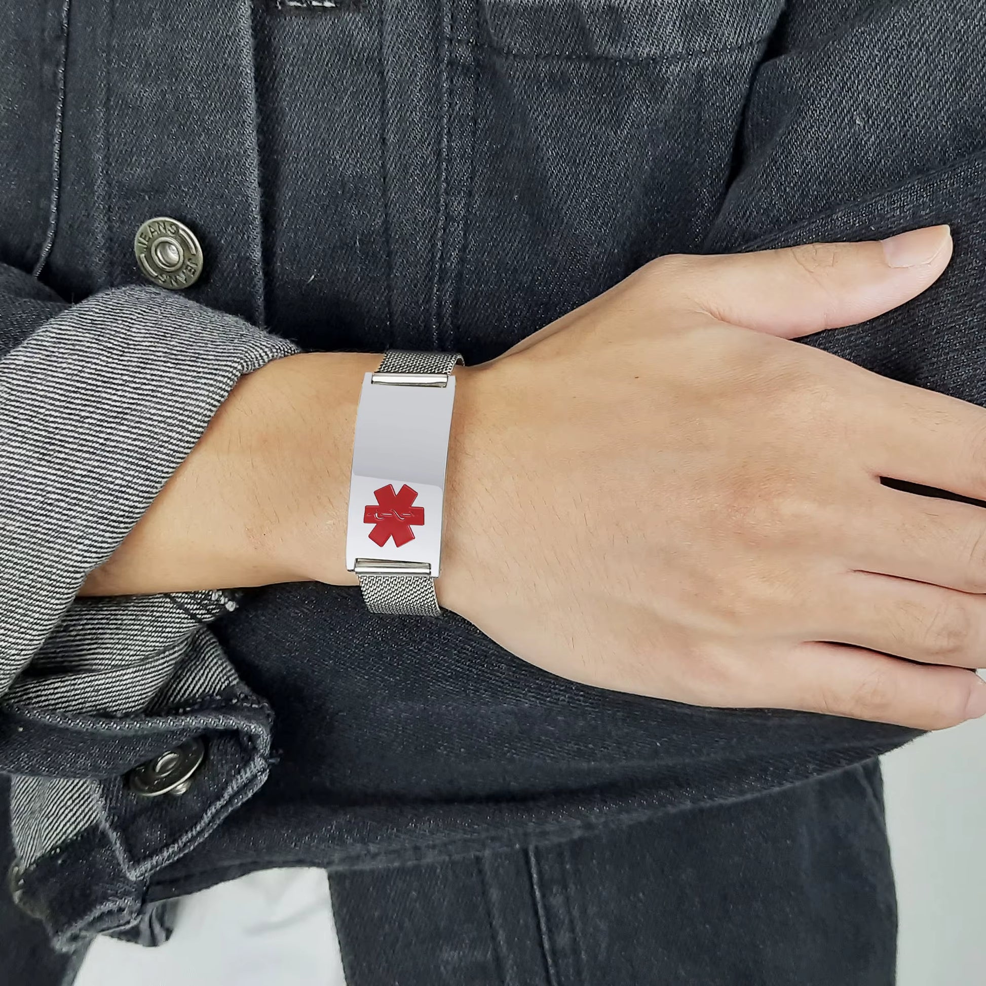 Bracelet d’Identification Médicale en Acier Inoxydable – Étanche et Sécurisé