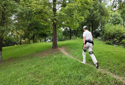 Exosquelette de Marche Pliable Ultra-Léger – Assistance à la Mobilité (Autonomie 15 km)